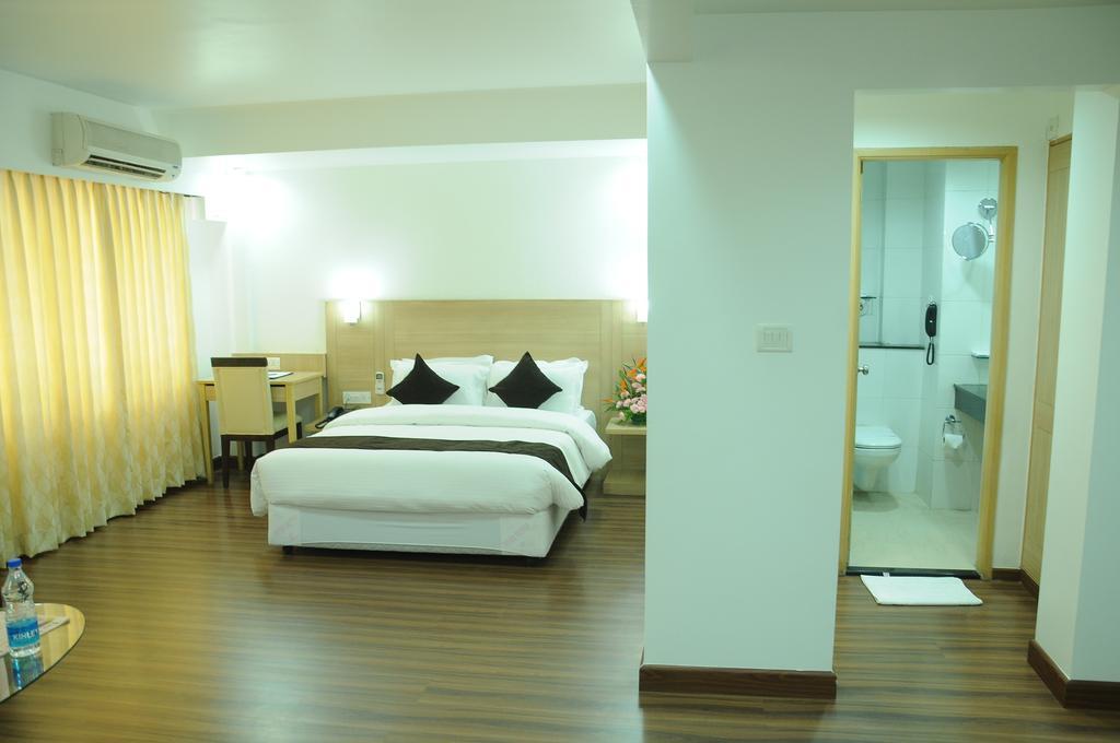 Hotel Ambient Turret Bangalore Habitación foto